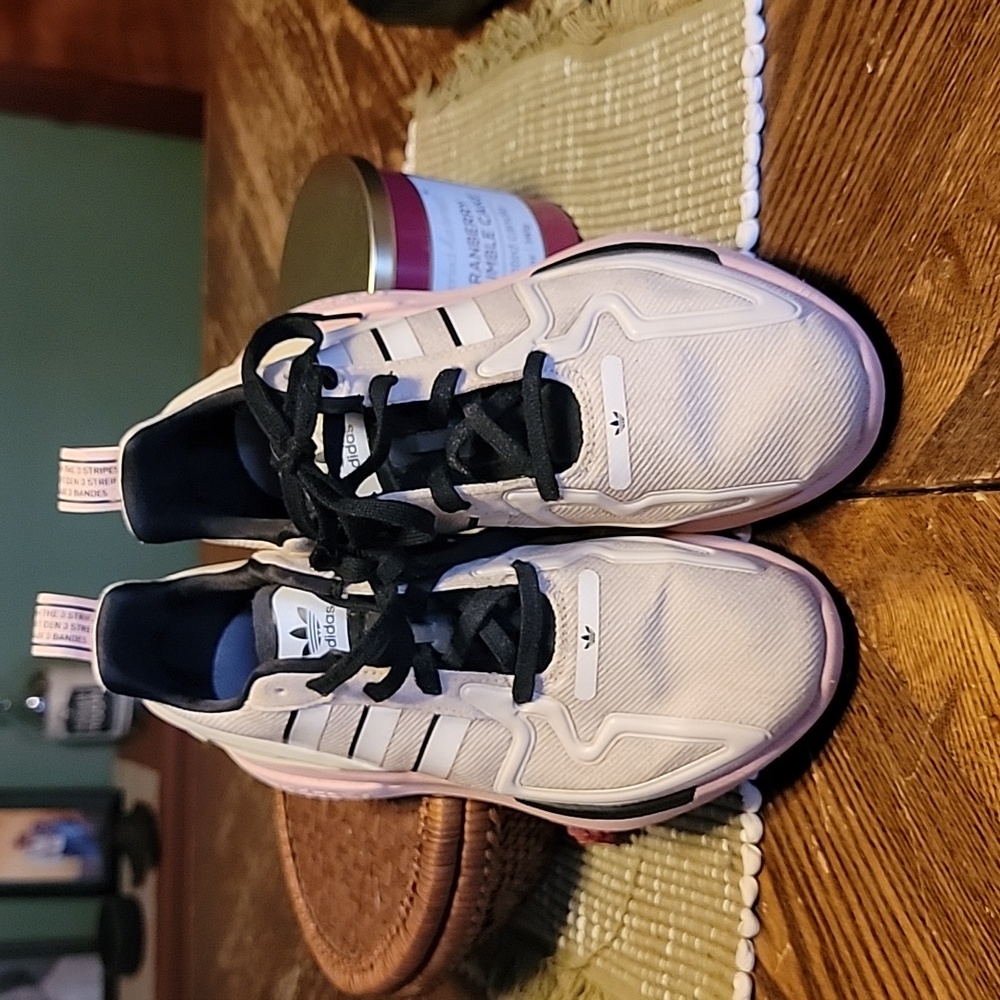 Adidas Sneakers